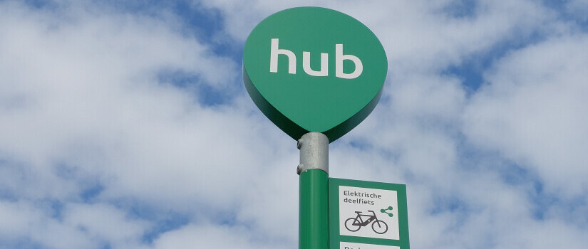 Hub_DenHaag_pictogrammen_deelvervoer_deelscooter_deelfiets._Foto_Sophie_Meyer